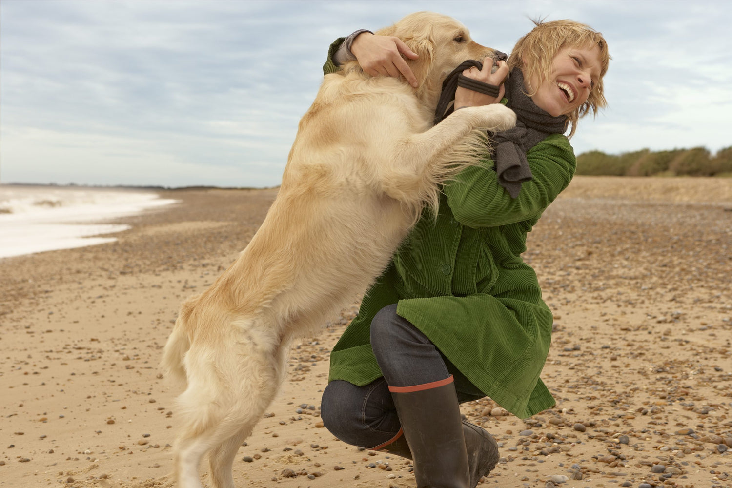 How to stop your dog from jumping on people?